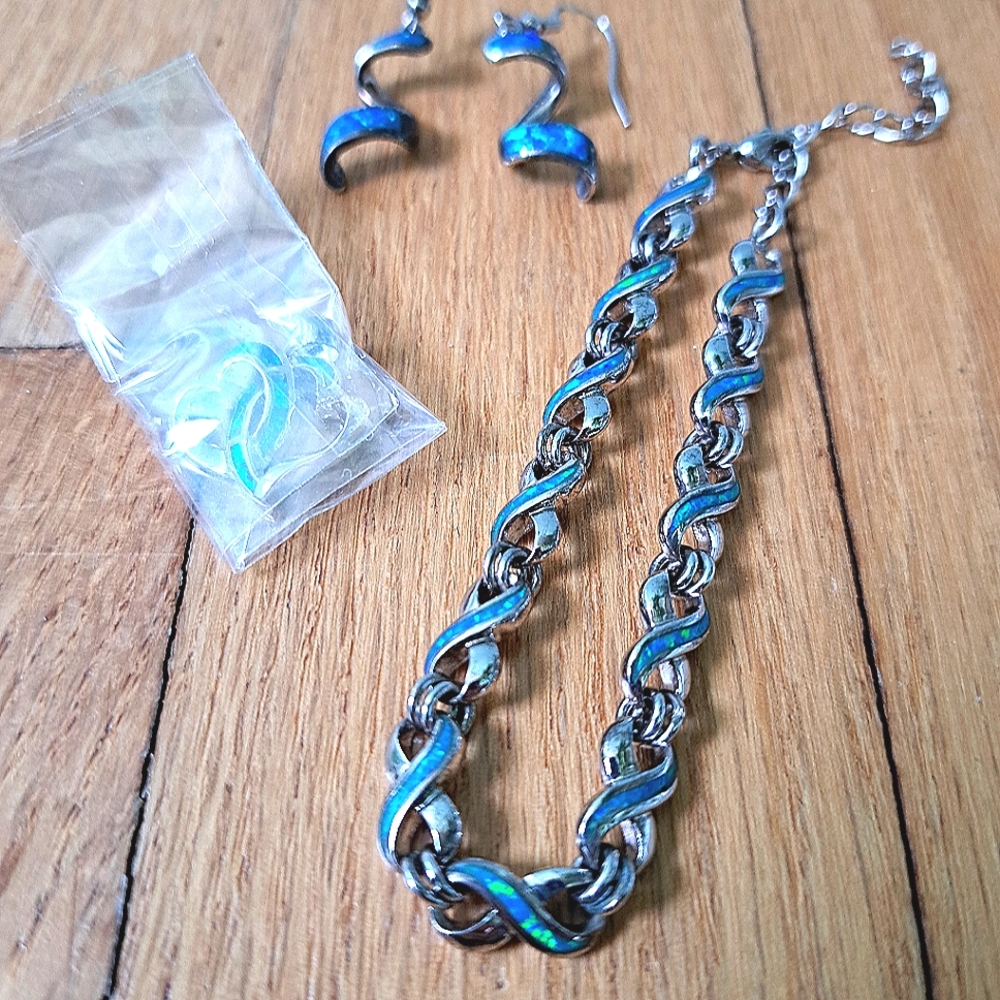 Matching Jewelry Set - Picture 5 of 15
